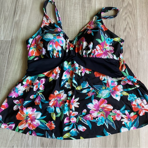 Miraclesuit 2 piece Bathing suit - Picture 3 of 6